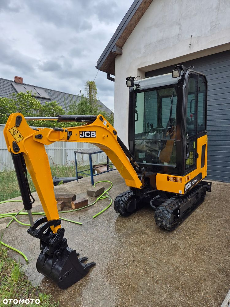JCB 19c1 - 4