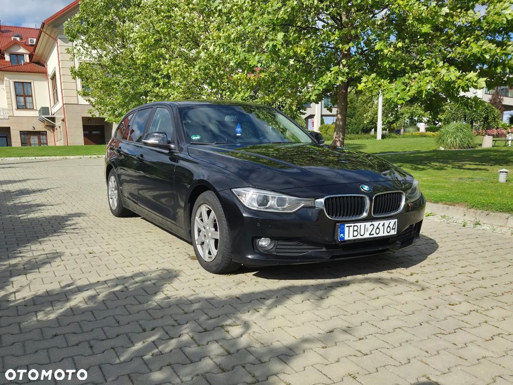 BMW Seria 3 318d Touring - 24