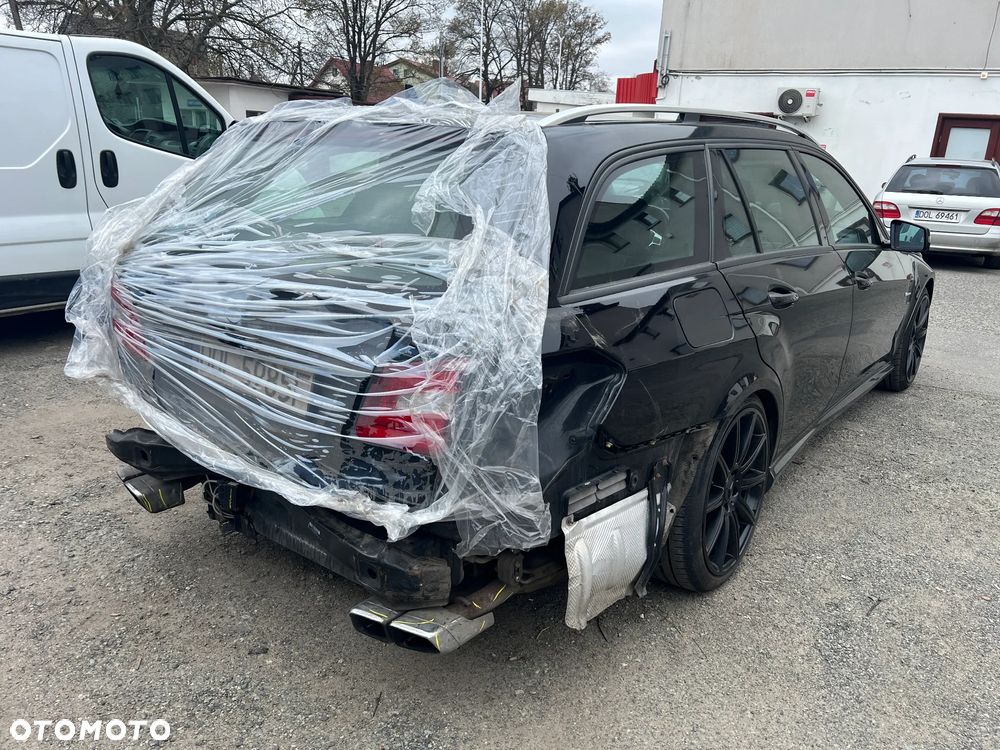 Mercedes-Benz Klasa E 63 AMG AMG AMG Speedshift MCT AMG Performance Package - 7