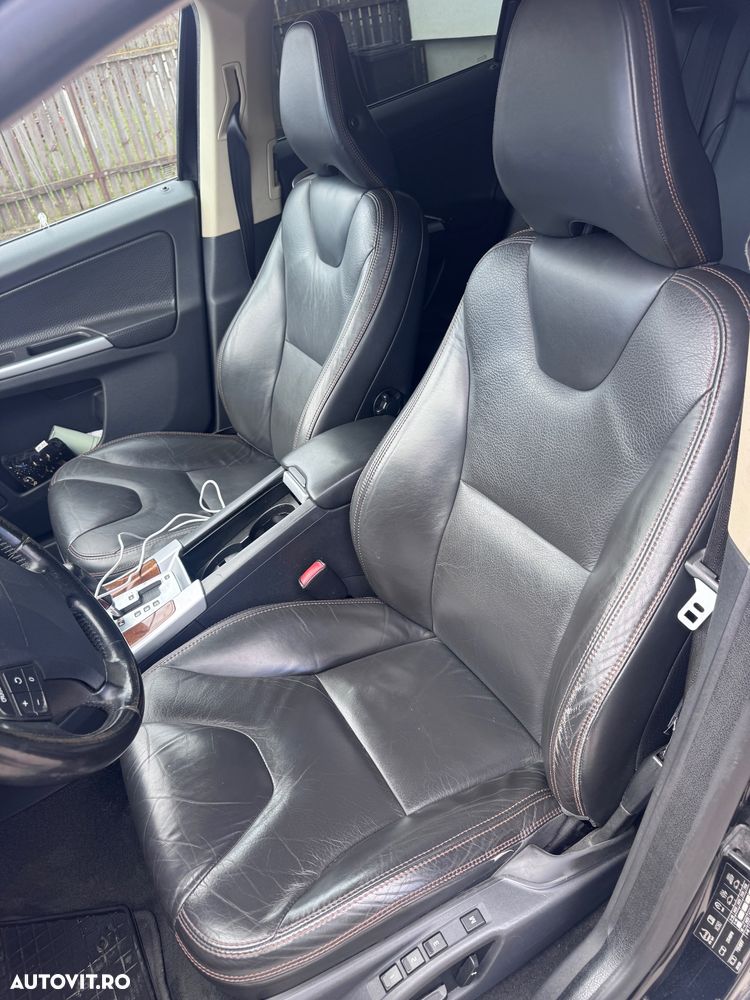 Volvo XC 60 D5 AWD Summum - 9