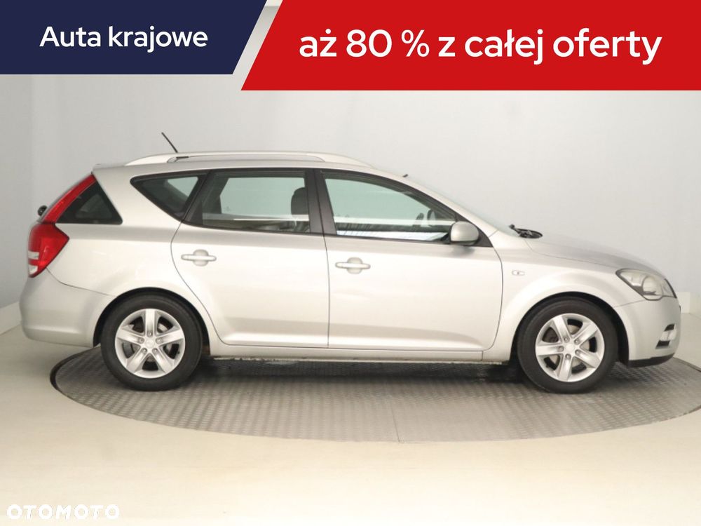 Kia Ceed - 8
