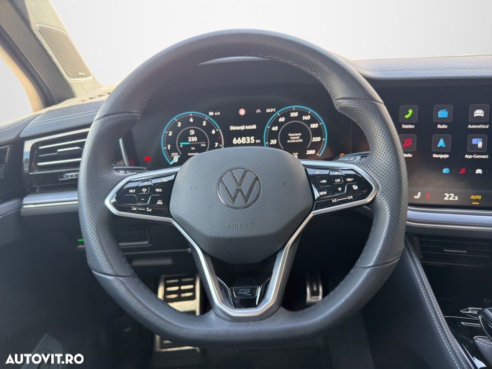 Volkswagen Touareg - 15
