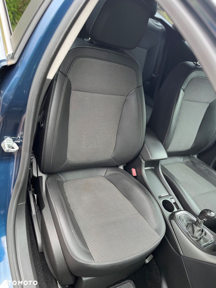 Opel Astra 1.4 T Enjoy S&S - 11