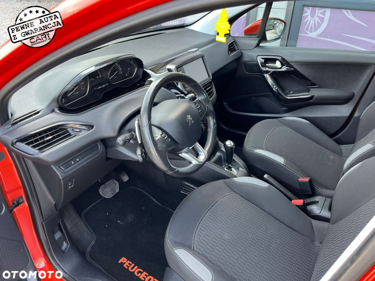 Peugeot 208 - 10