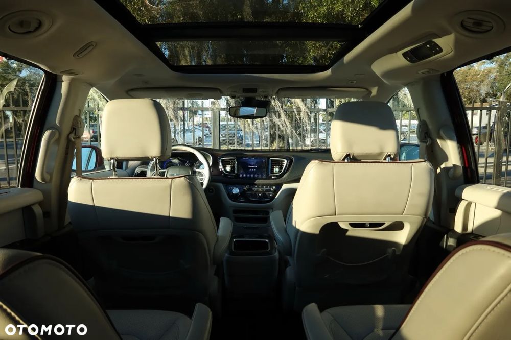 Chrysler Pacifica - 32