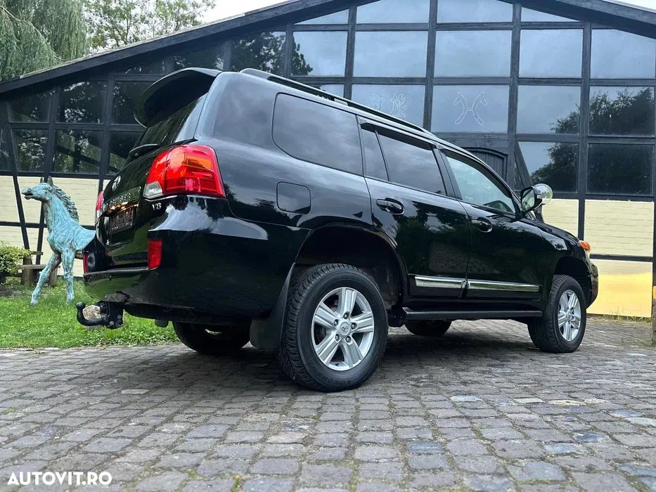 Toyota Land Cruiser 4.5 D-4D V8 Luxury - 2