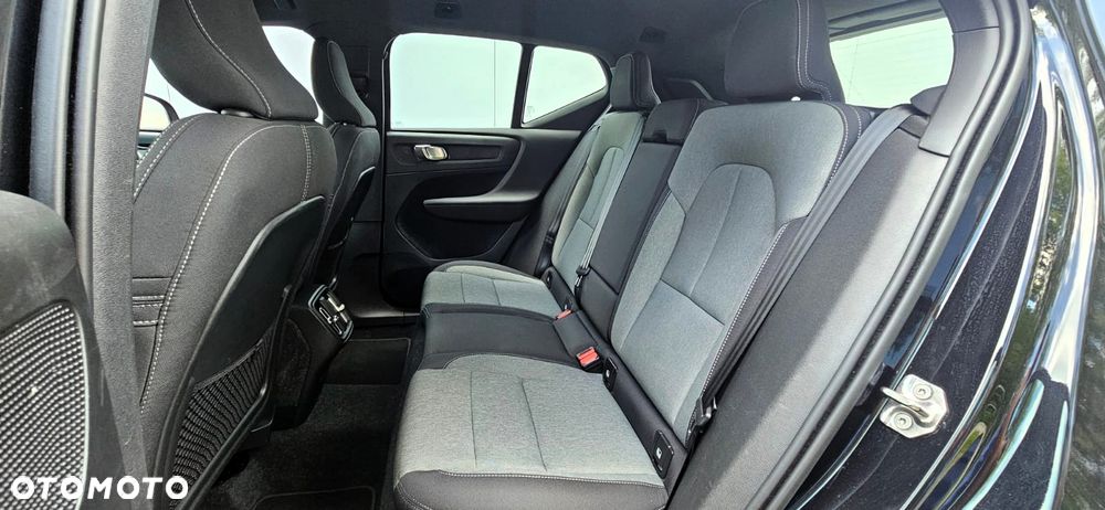 Volvo XC 40 T3 Momentum Pro - 17