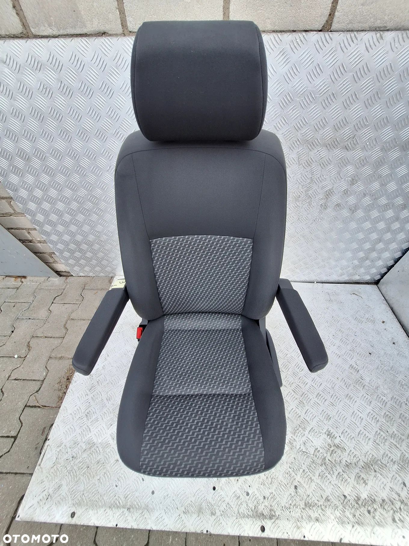FOTEL LEWY PRZÓD KIEROWCY PODŁOKIETNIKI VW TRANSPORTER T5 CARAVELLE - 1