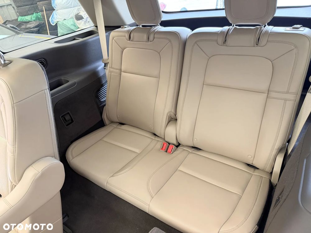 Lincoln Aviator - 10