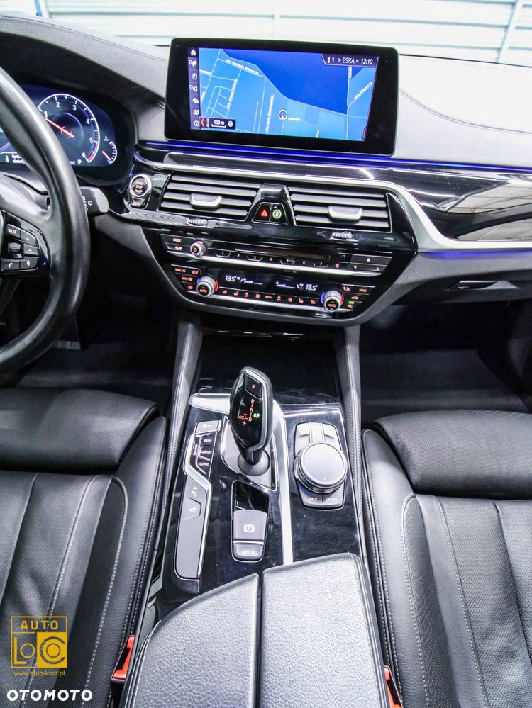 BMW Seria 5 520d xDrive Touring Luxury Line - 19