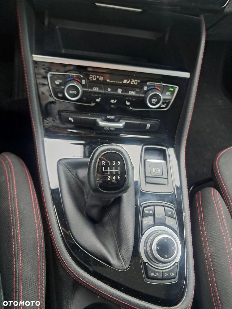 BMW Seria 2 218d - 7