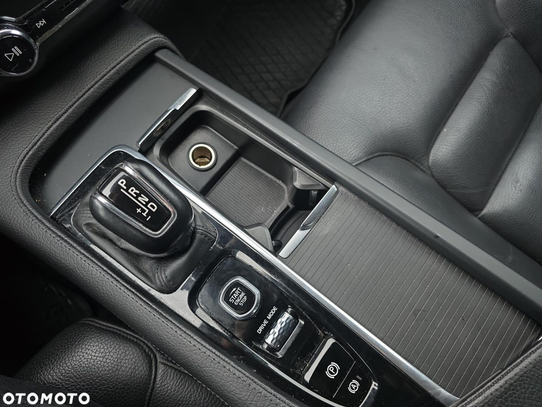 Volvo S90 T4 Momentum - 20