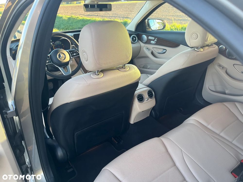 Mercedes-Benz Klasa C 300 4Matic 9G-TRONIC Avantgarde - 14