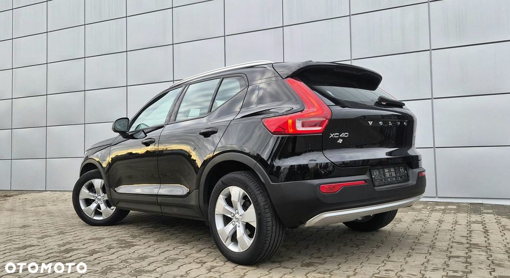 Volvo XC 40 T3 Geartronic Momentum Pro - 12