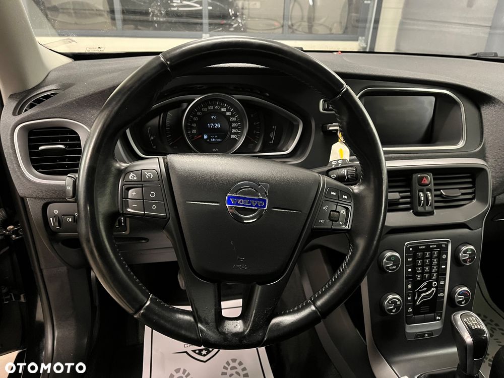 Volvo V40 D2 Momentum - 12