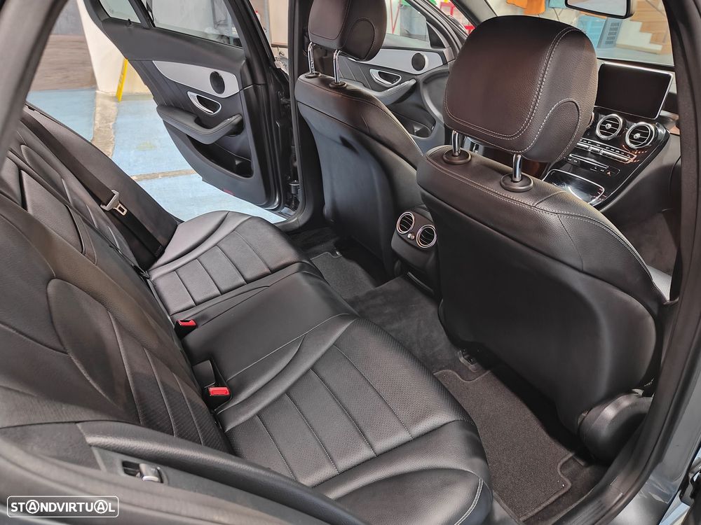 Mercedes-Benz C 300 h AMG Line - 11