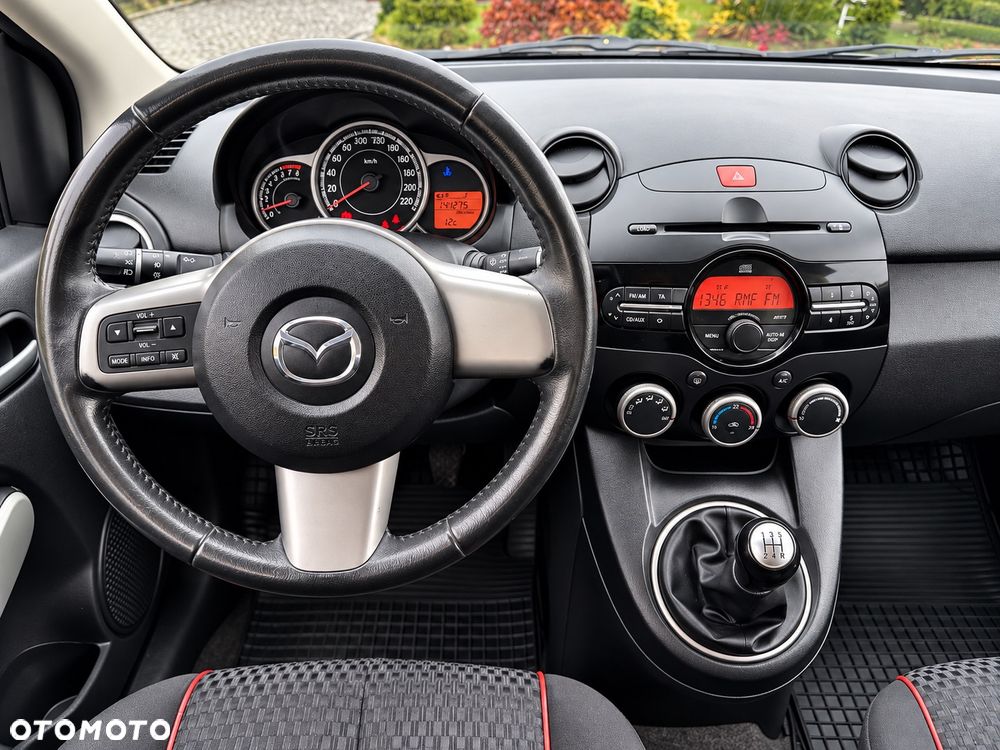 Mazda 2 - 25