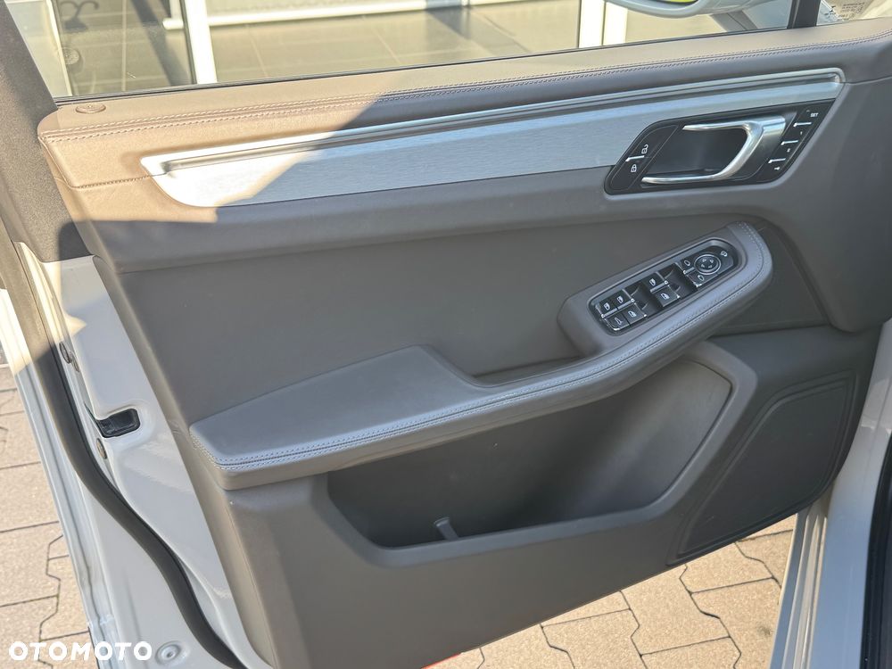 Porsche Macan Standard - 28