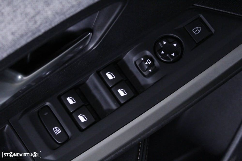 Peugeot 5008 1.2 Hybrid Allure e-DCS6 - 21