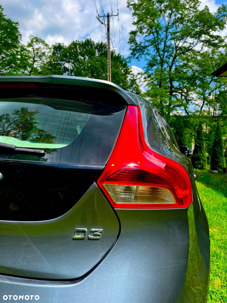 Volvo V40 D3 Momentum - 7
