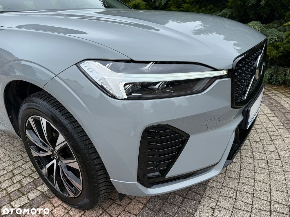 Volvo XC 60 B4 D Plus Dark - 21
