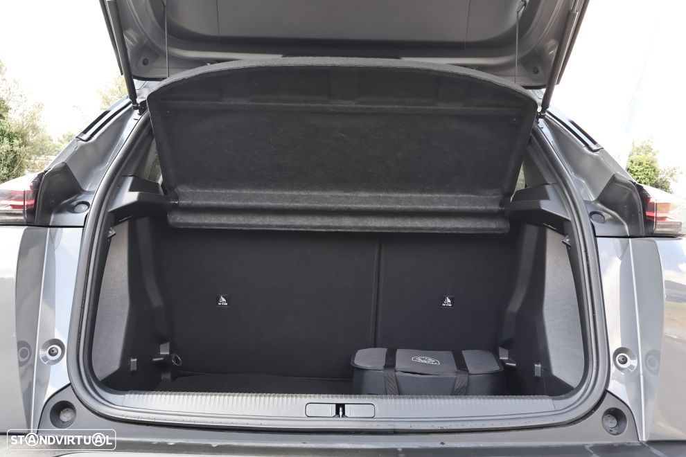 Peugeot e-2008 54 kWh Allure - 19