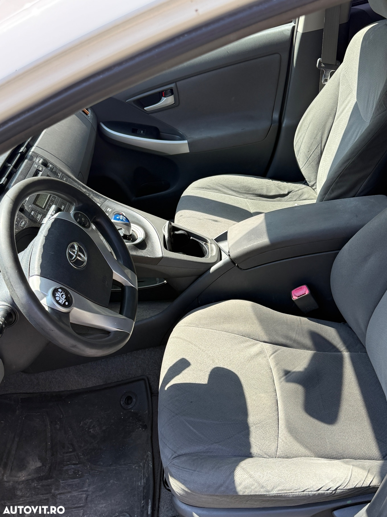 Toyota Prius (Hybrid) Sol - 8