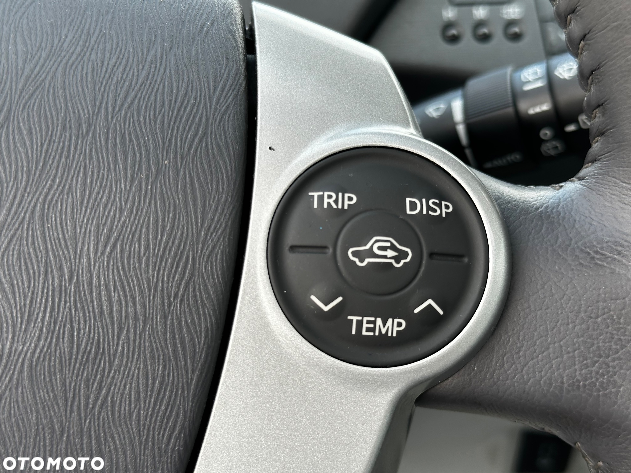 Toyota Prius (Hybrid) Executive - 29