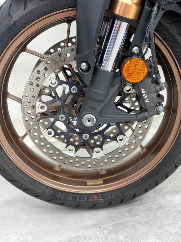 Honda CB - 24