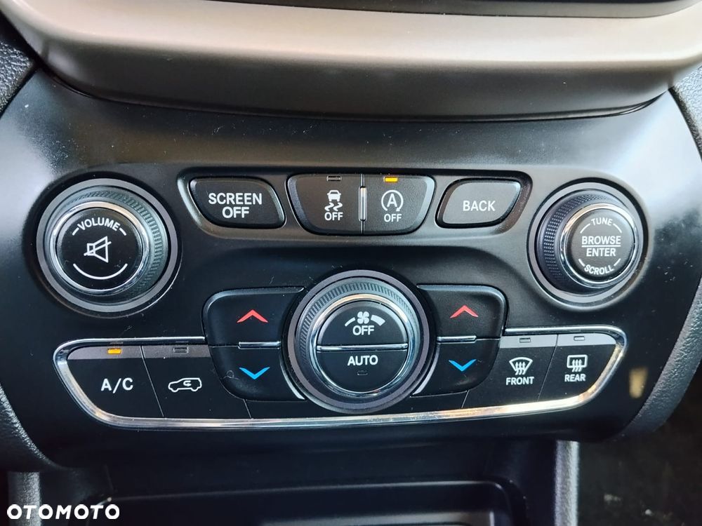 Jeep Cherokee 2.0 MJD 4x2 Longitude - 15