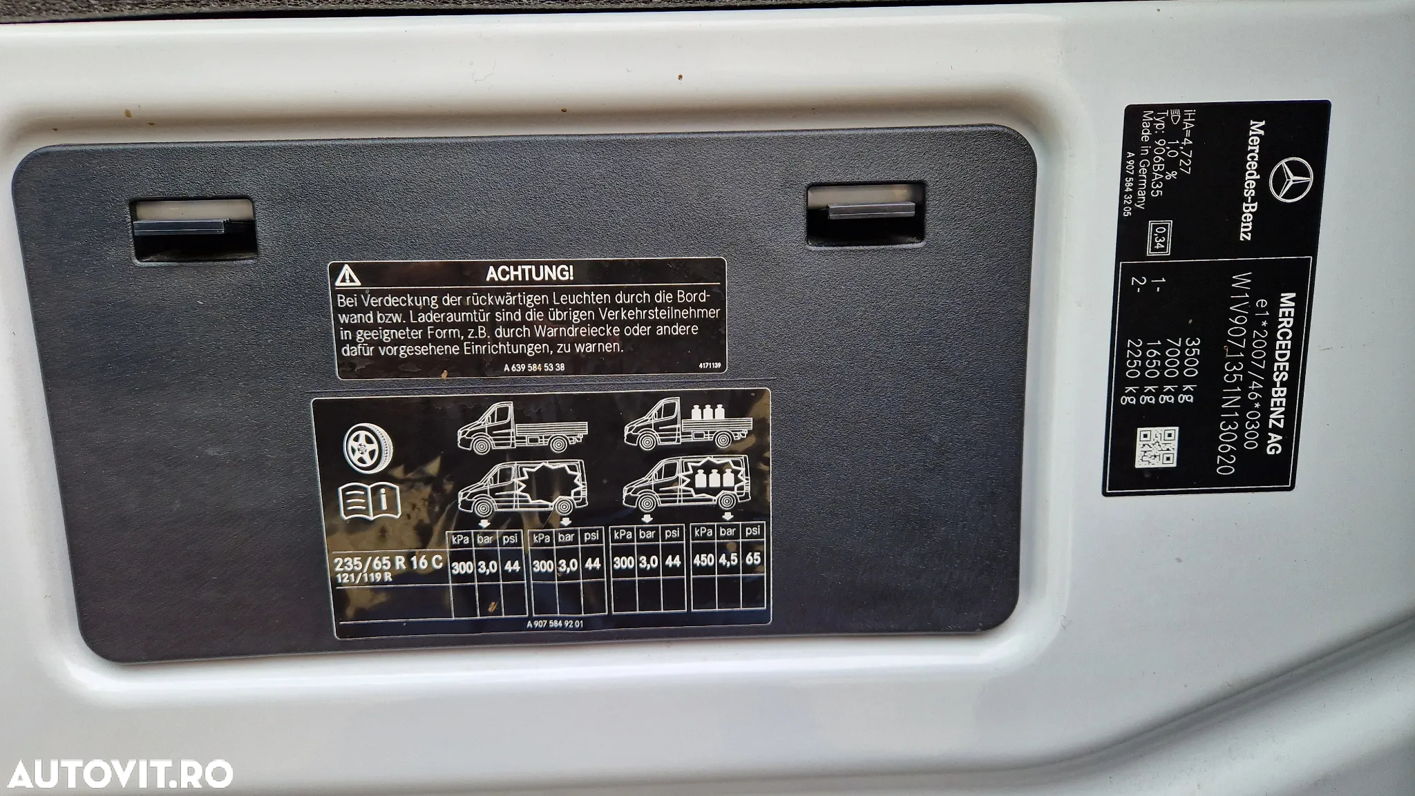 Mercedes-Benz Sprinter - 20