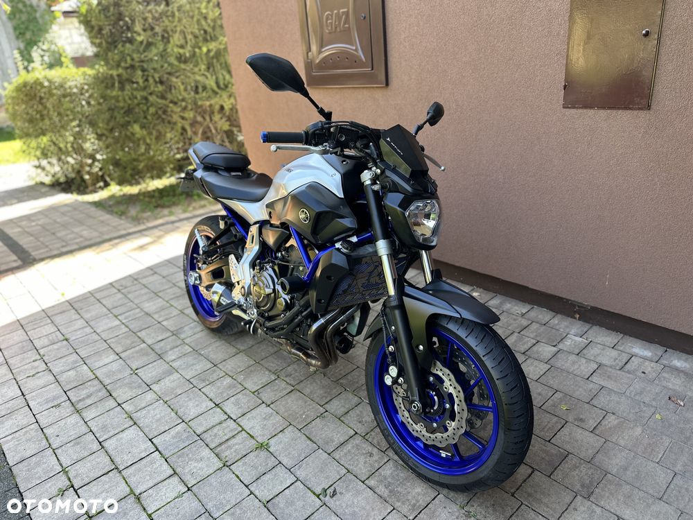 Yamaha MT - 8