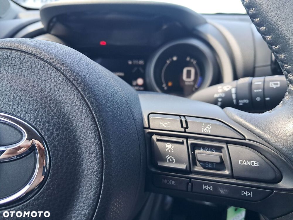 Toyota Yaris - 25