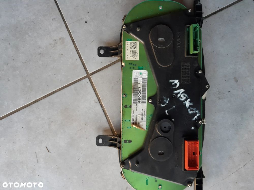 Licznik Renault Mascott 3.0 DCI P8200409276F - 2