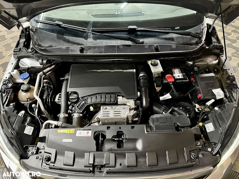 Peugeot 308 1.2 L PureTech Turbo S&S Allure - 15