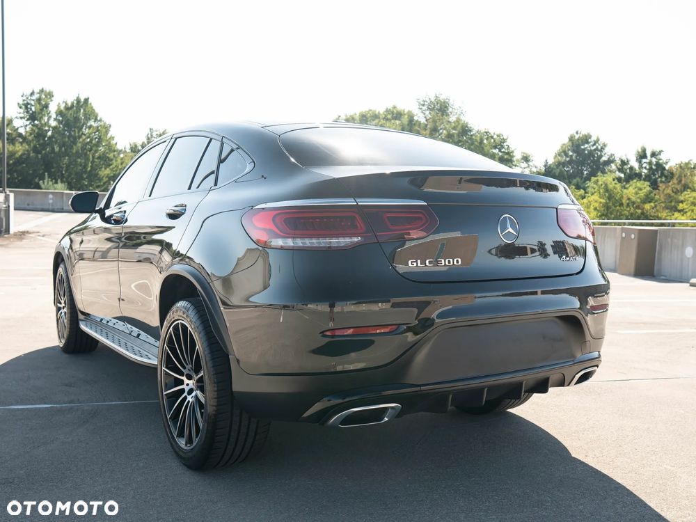 Mercedes-Benz GLC 300 4Matic 9G-TRONIC AMG Line - 5