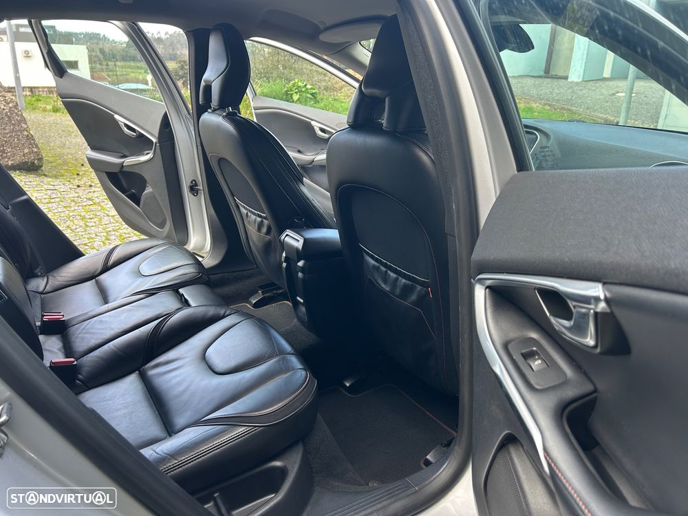 Volvo V40 2.0 D2 Momentum Eco - 16