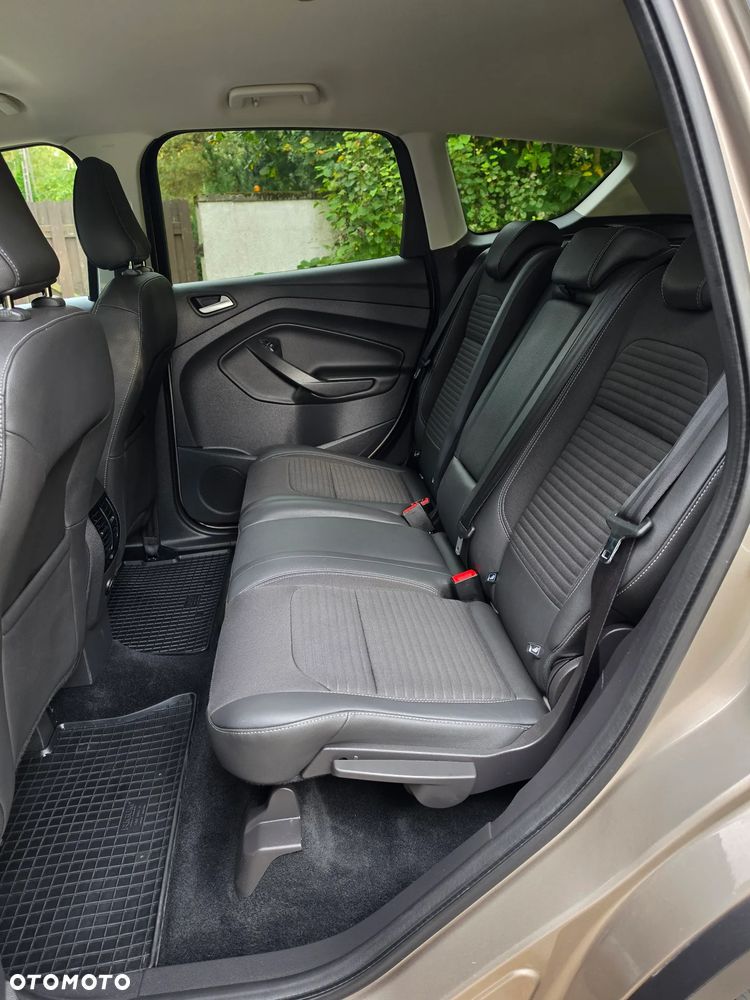 Ford Kuga 1.5 EcoBoost 2x4 Titanium - 19