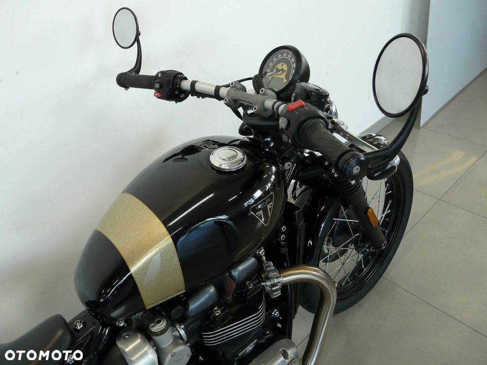 Triumph Bonneville Bobber - 8