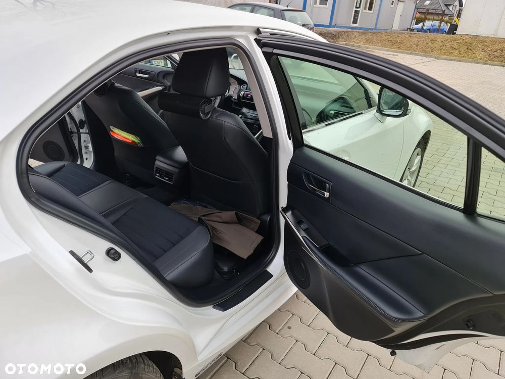 Lexus IS 300h Elegance - 15