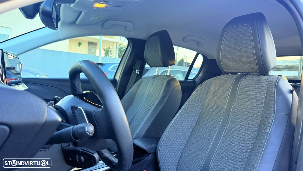 Peugeot 208 1.2 Hybrid Allure e-DCS6 - 11