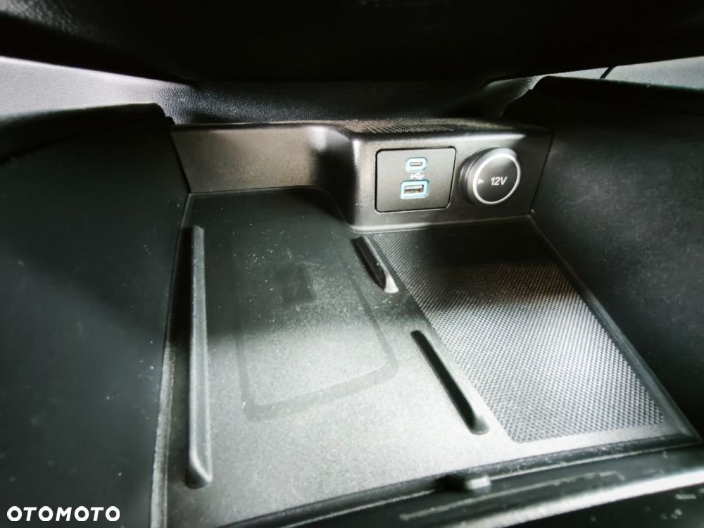 Ford Kuga - 19