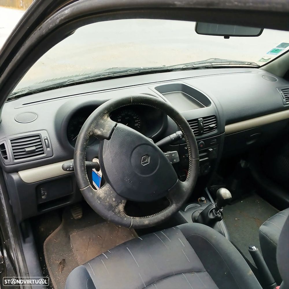 Renault Clio II 1.5 DCI de 2002 – Peças Usadas (10121) - 9