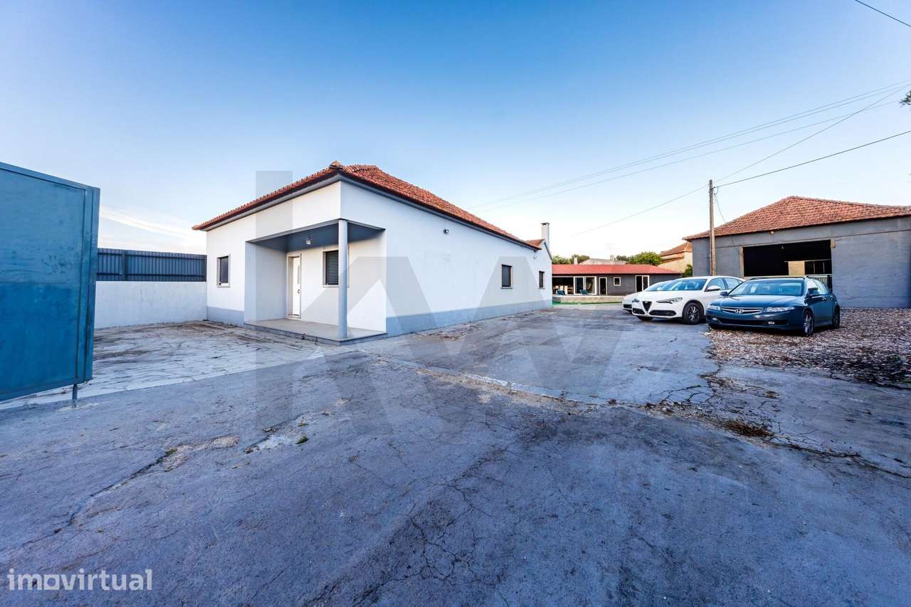 Exclusiva Moradia T4 Remodelada: 6.200m2 de Terreno a menos de 1h de L - Grande imagem: 5/51
