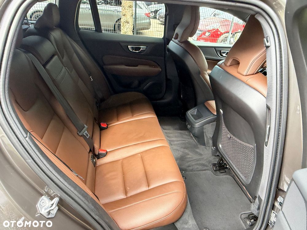 Volvo V60 B4 B DKG Plus Bright - 27