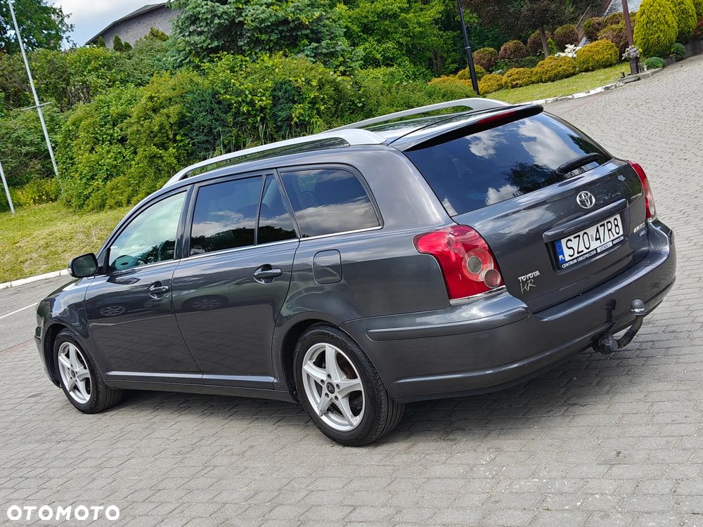 Toyota Avensis 2.2 D-4D X Premium - 17