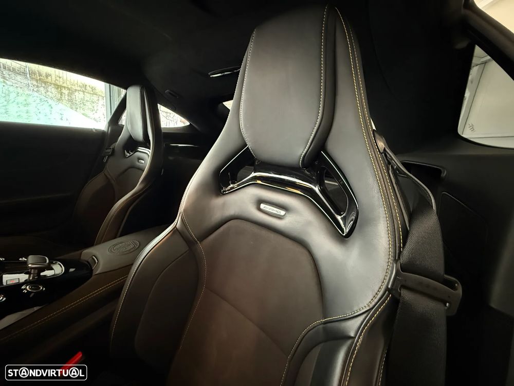 Mercedes-Benz AMG GT R - 32