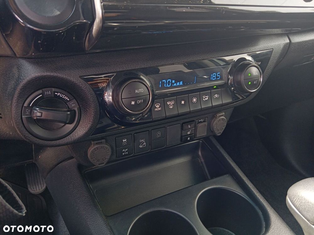 Toyota Hilux - 17