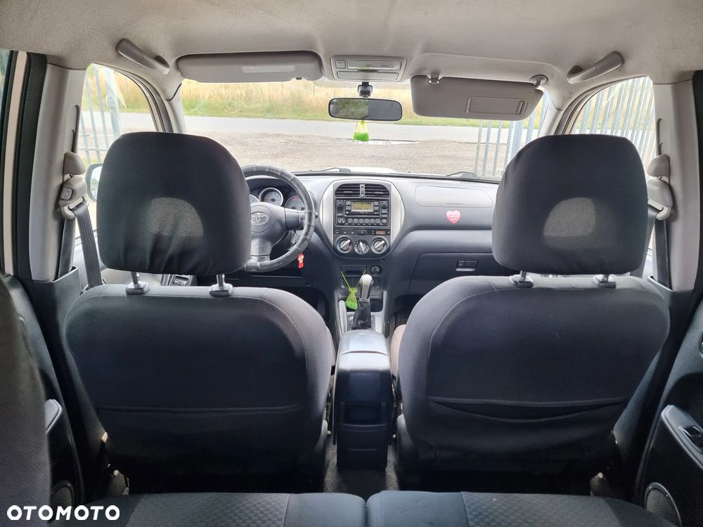 Toyota RAV4 D-4D 4x4 Sol - 11