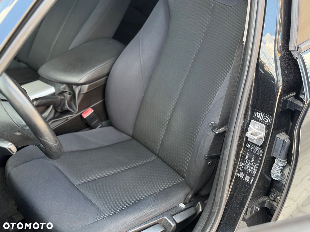 BMW Seria 1 116d DPF Edition Sport - 32